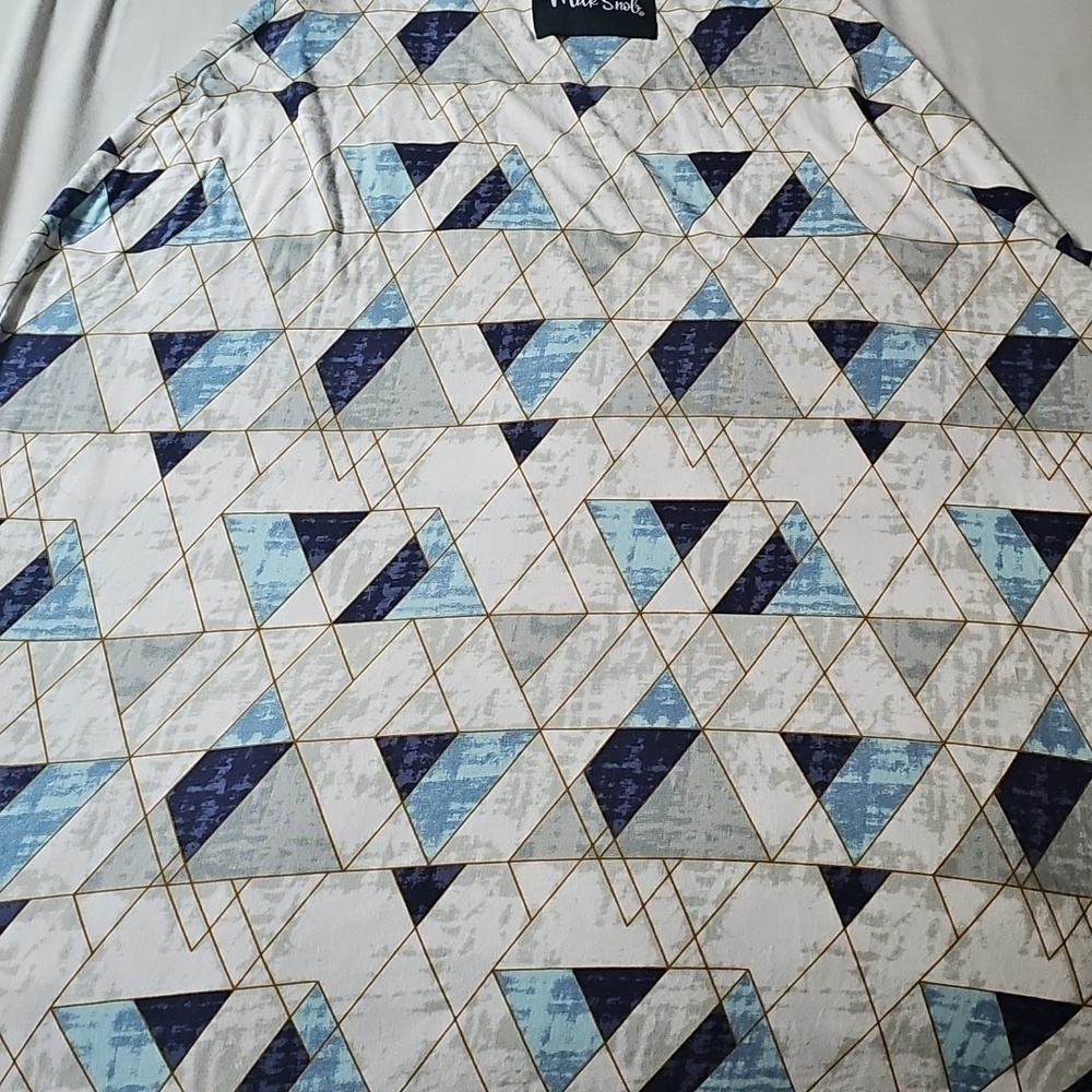 Milk Snob Triangle Print Cover
